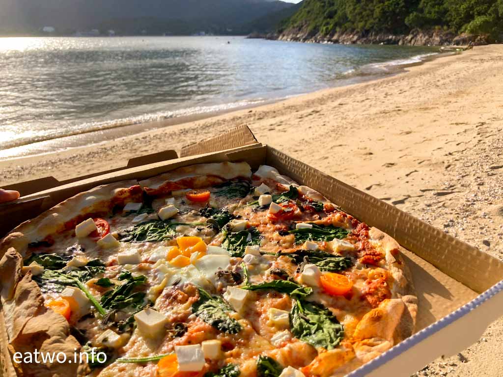 【野餐隨行】梅窩隱藏版巨型Pizza！超薄軟底正宗意式風味 無人小沙灘散發啖啖芝士香